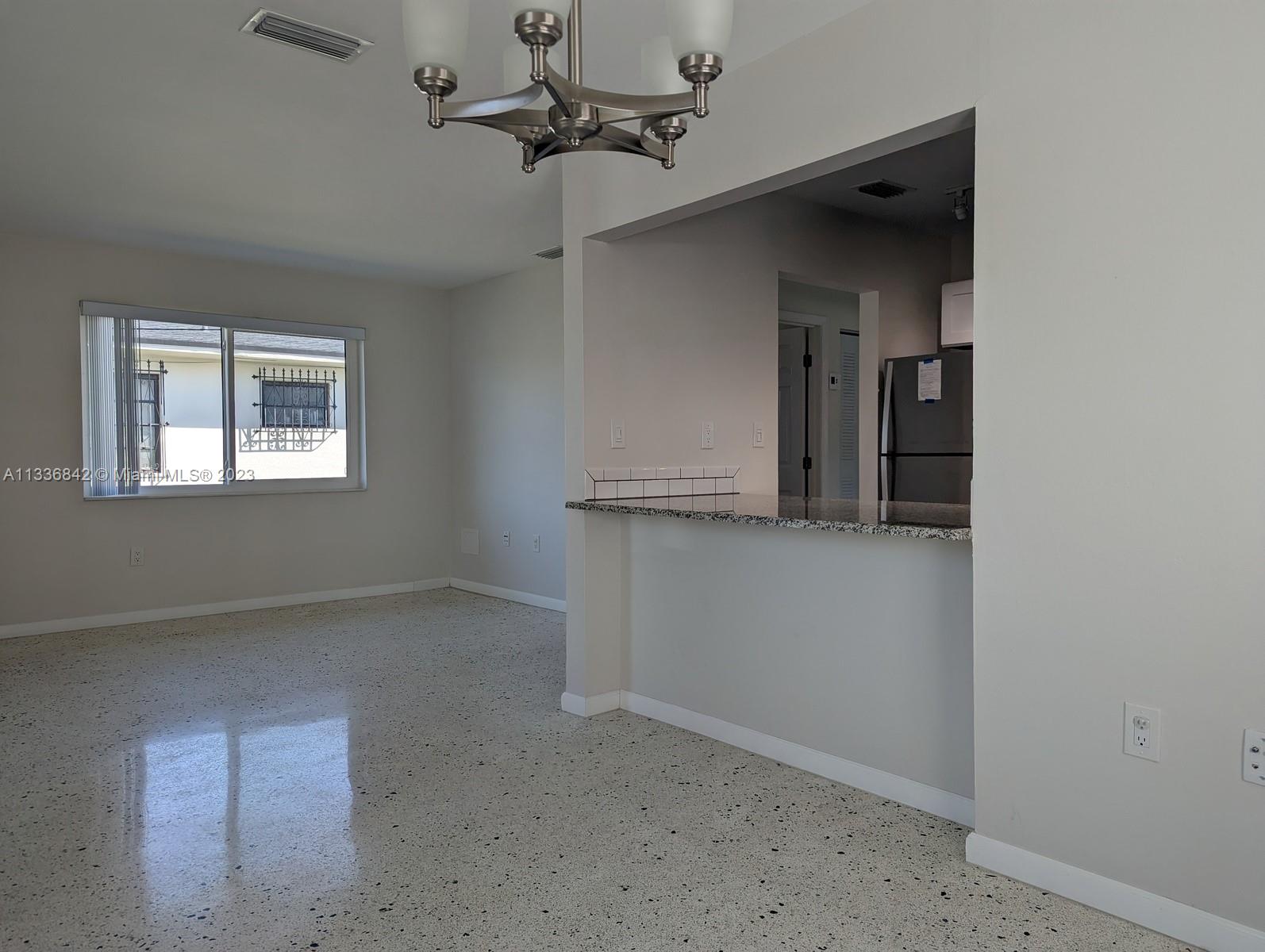 ENGLEWOOD - Residential Lease