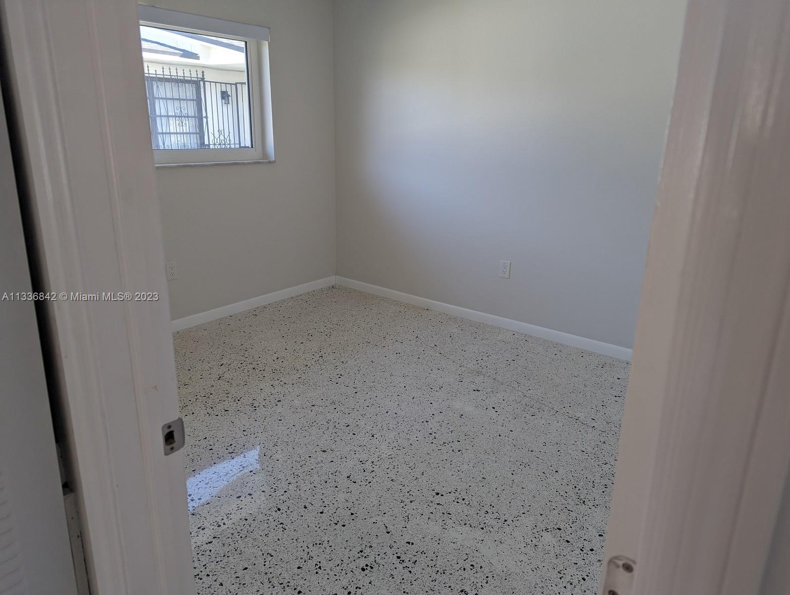 ENGLEWOOD - Residential Lease