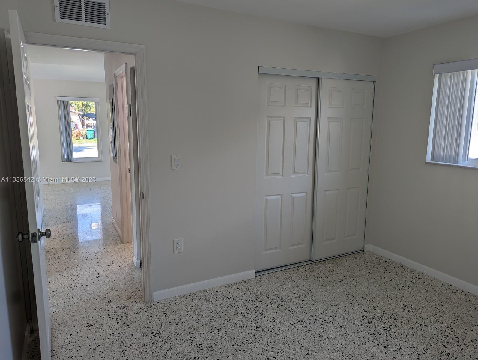 ENGLEWOOD - Residential Lease