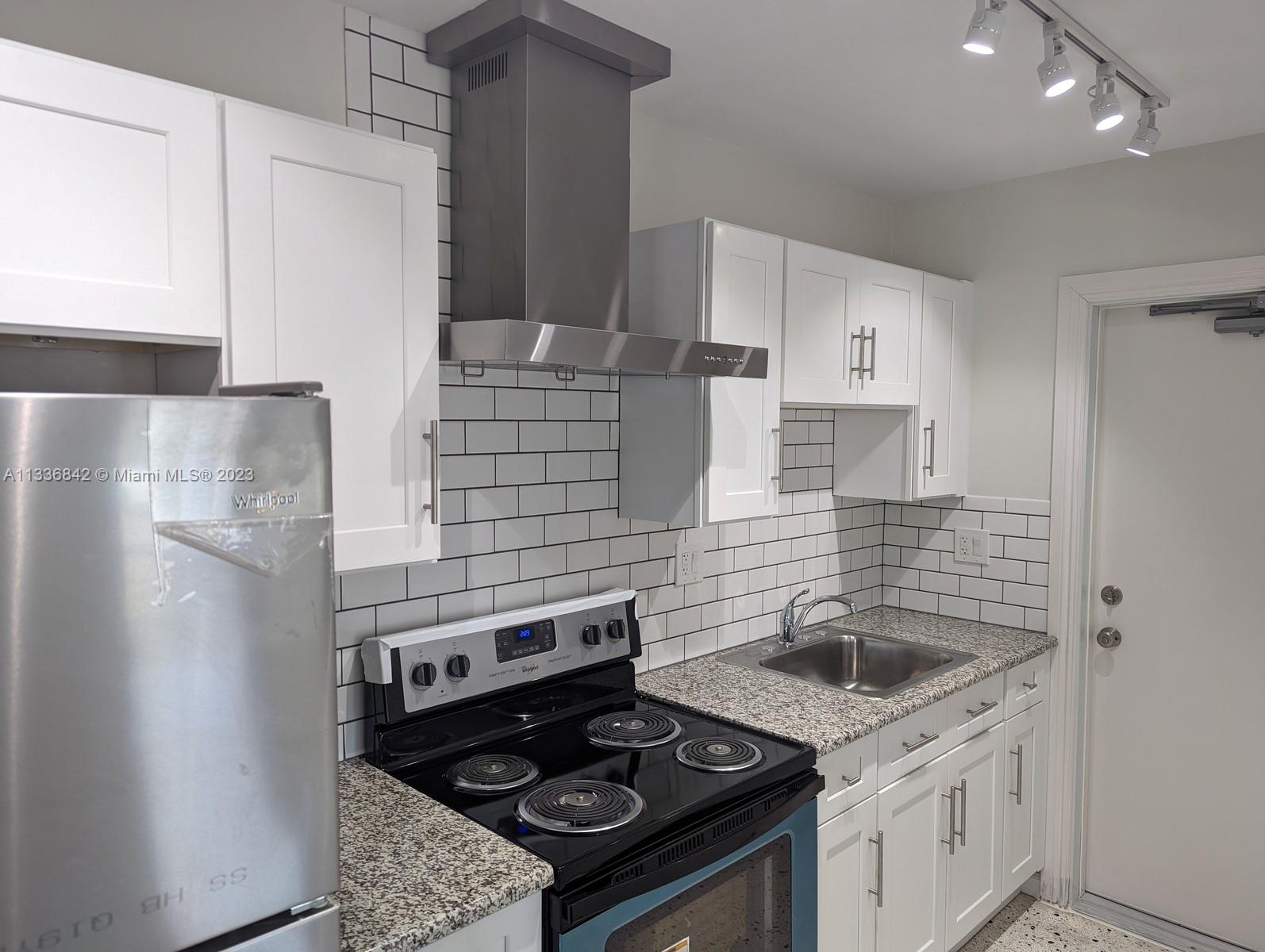 ENGLEWOOD - Residential Lease