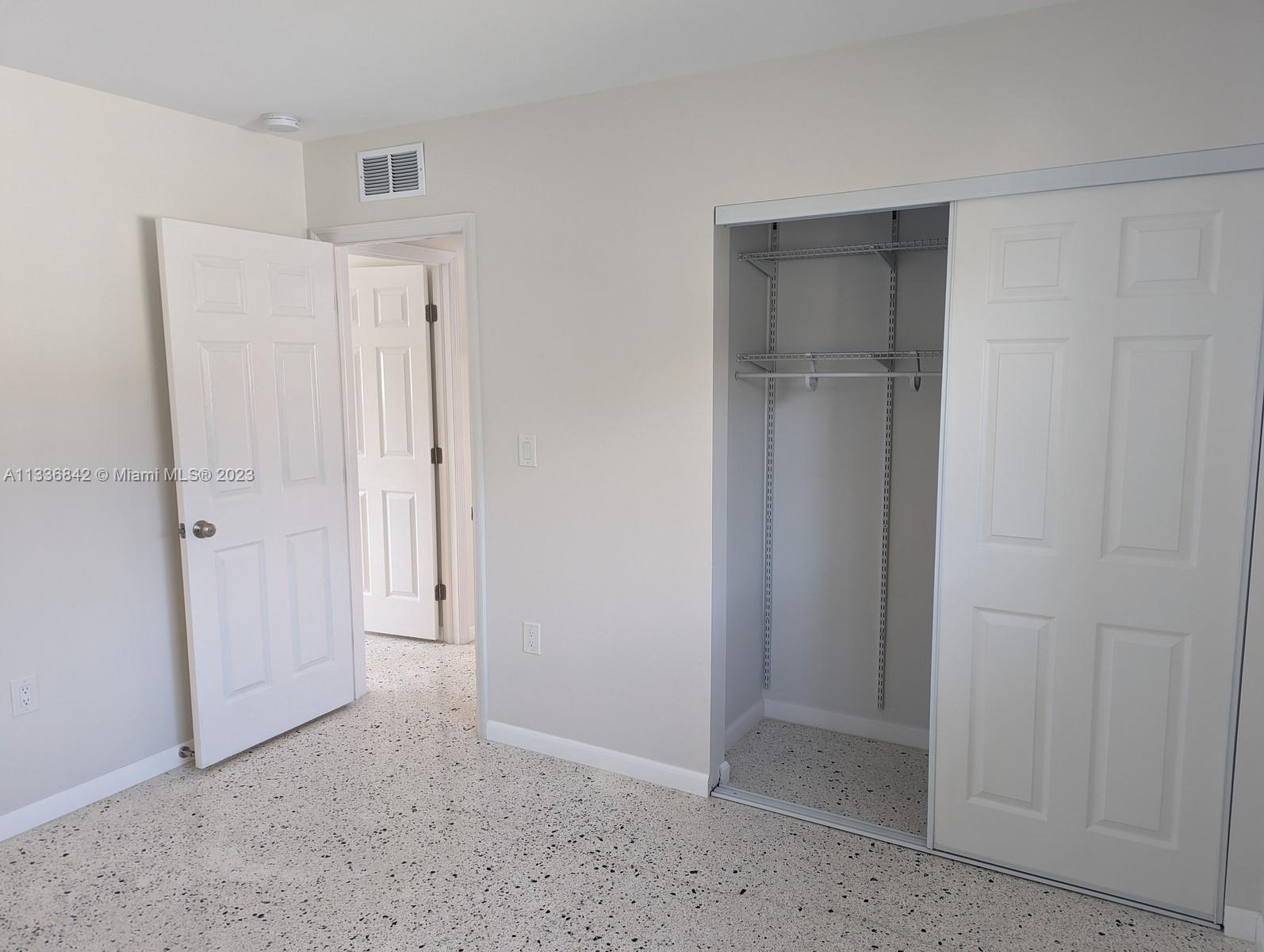 ENGLEWOOD - Residential Lease