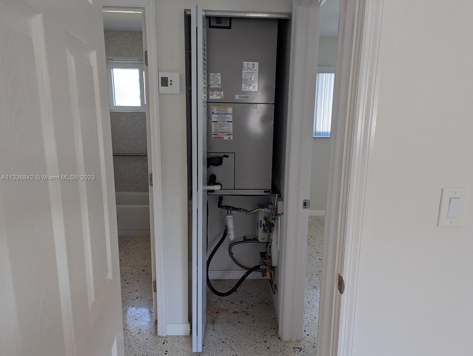 ENGLEWOOD - Residential Lease