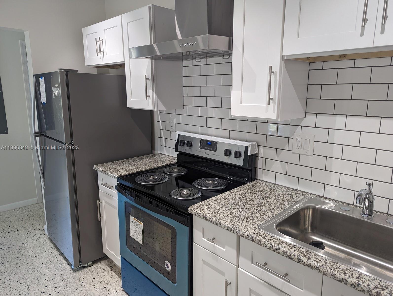 ENGLEWOOD - Residential Lease