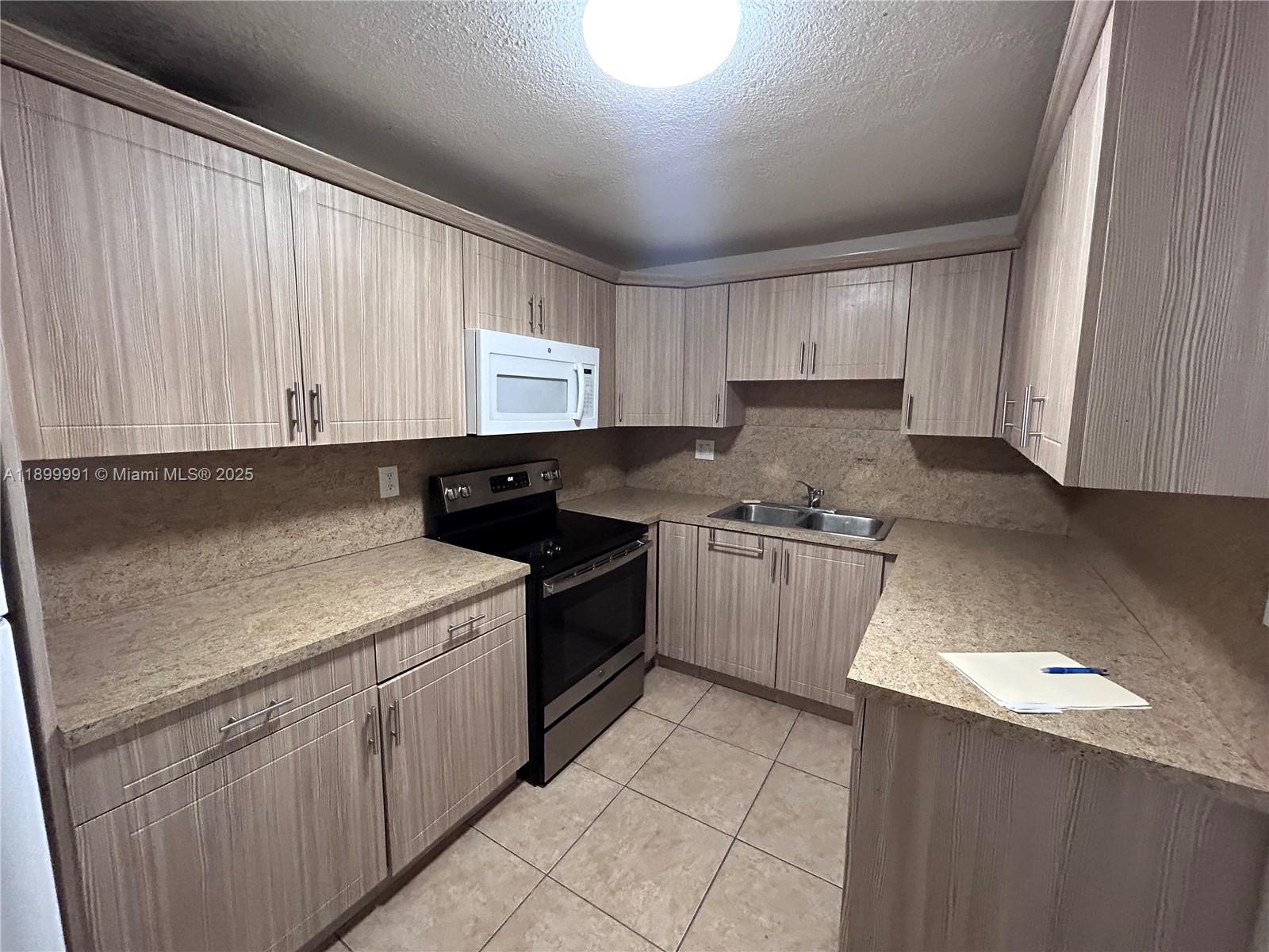 CYPRESS CLUB OF KENDALE C - Residential Lease