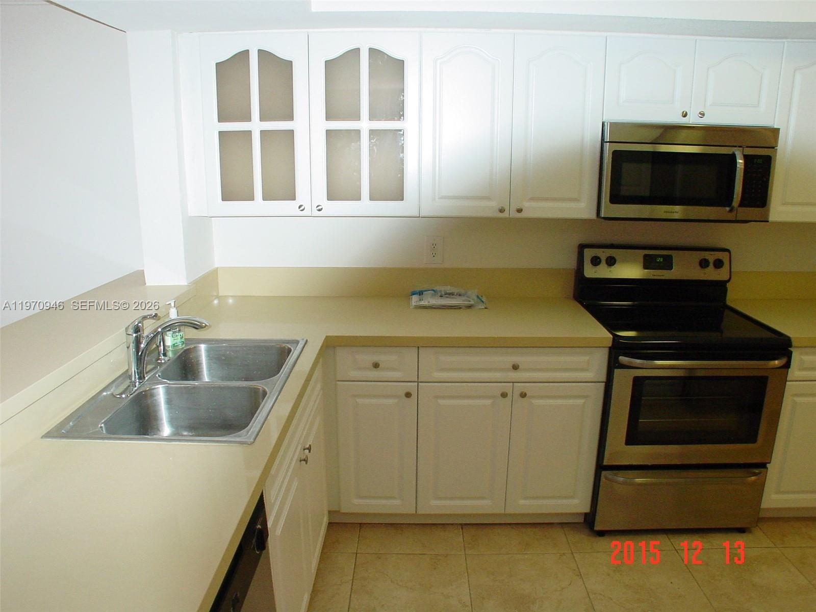 CORAL SPRINGS ESTATE TOWN - Residential Lease