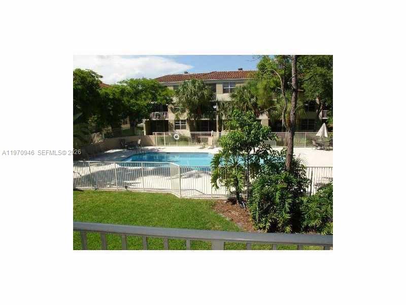 CORAL SPRINGS ESTATE TOWN - Residential Lease