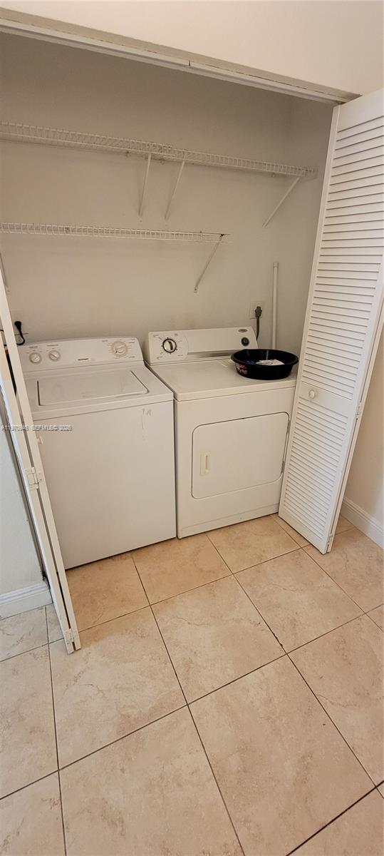 CORAL SPRINGS ESTATE TOWN - Residential Lease
