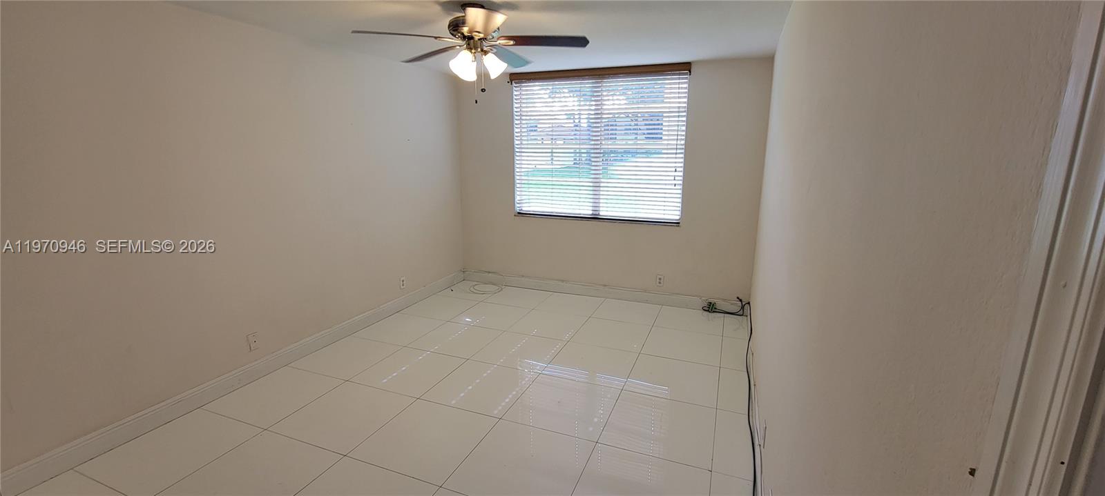 CORAL SPRINGS ESTATE TOWN - Residential Lease