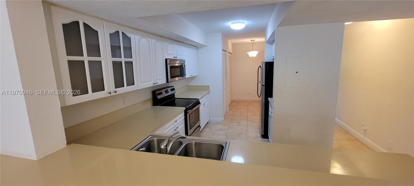 CORAL SPRINGS ESTATE TOWN - Residential Lease