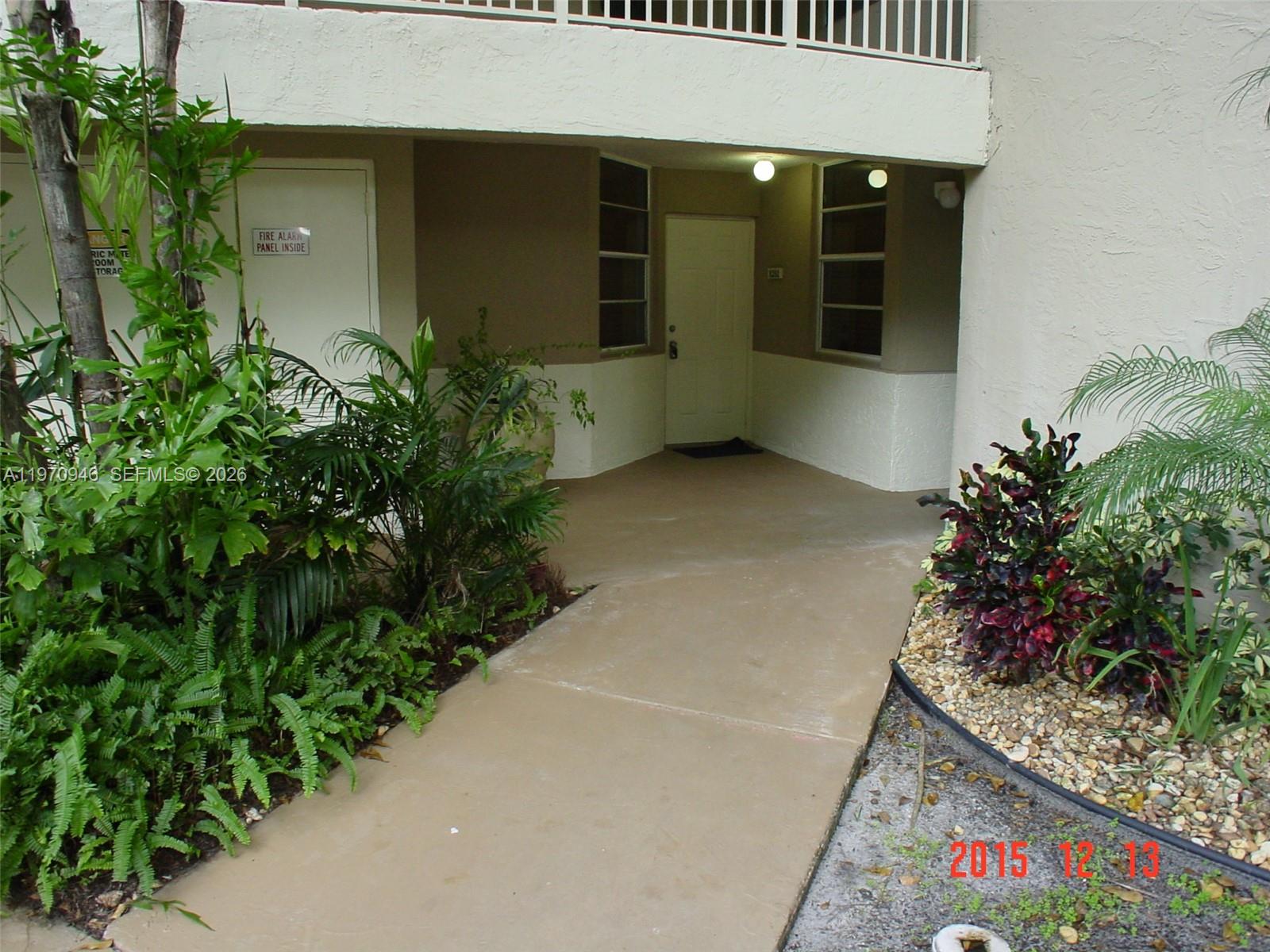 CORAL SPRINGS ESTATE TOWN - Residential Lease