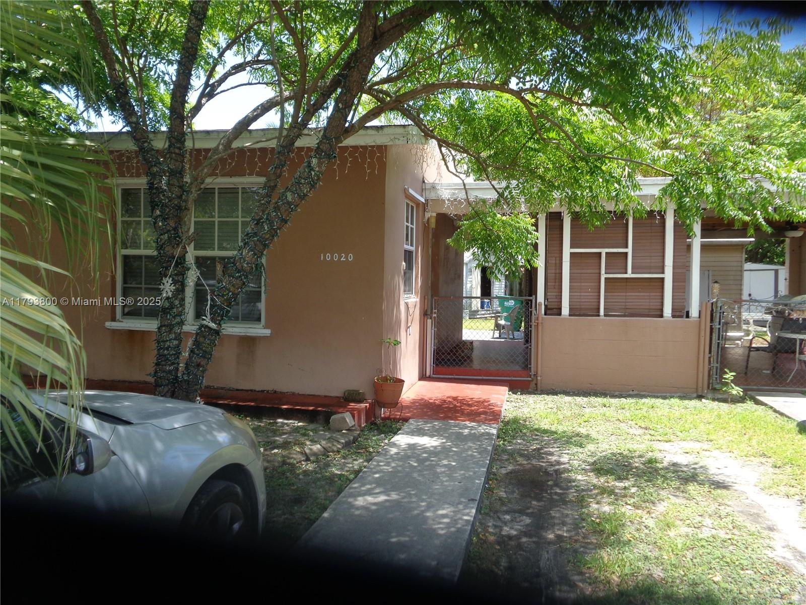 10020 Dominican Dr, Cutler Bay, Miami-Dade County, Florida - 2 Bedrooms  
2 Bathrooms - 