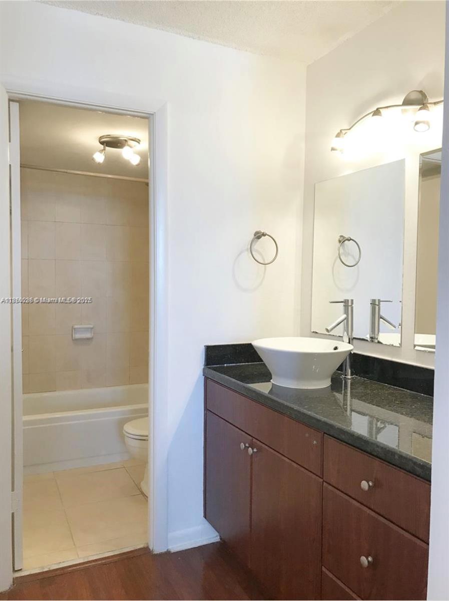 STANTON HOUSE CONDO - Residential