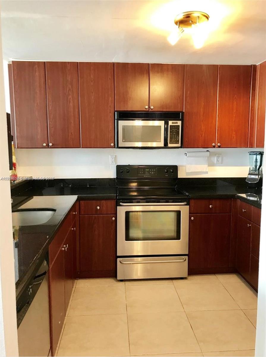 STANTON HOUSE CONDO - Residential