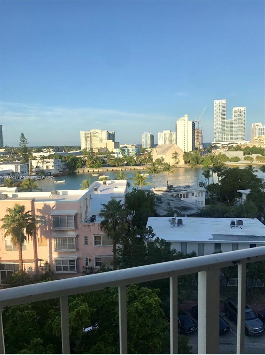 STANTON HOUSE CONDO - Residential