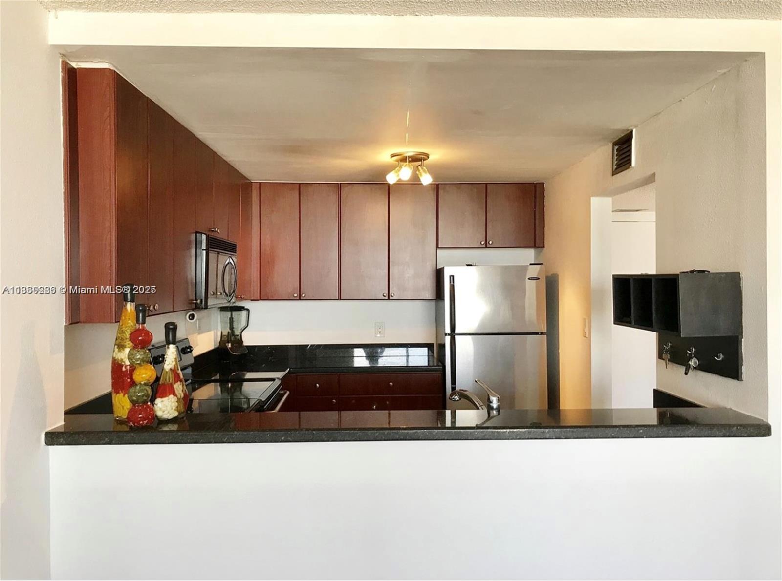 STANTON HOUSE CONDO - Residential