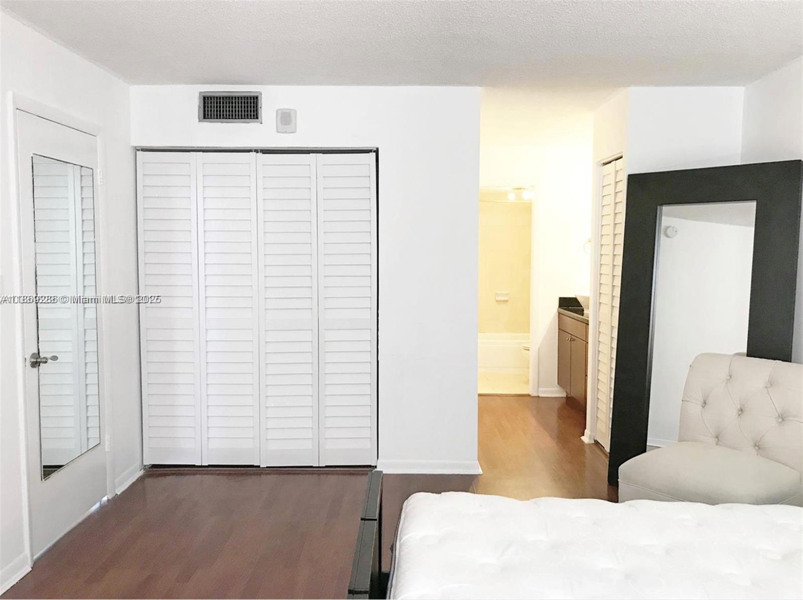 STANTON HOUSE CONDO - Residential