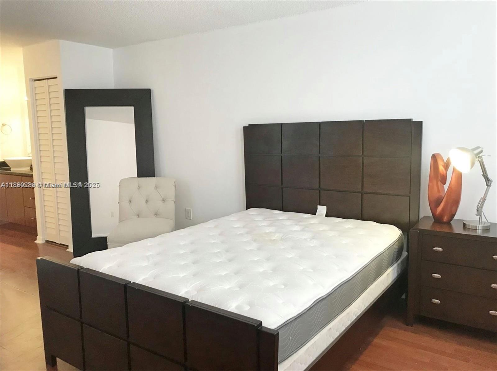 STANTON HOUSE CONDO - Residential