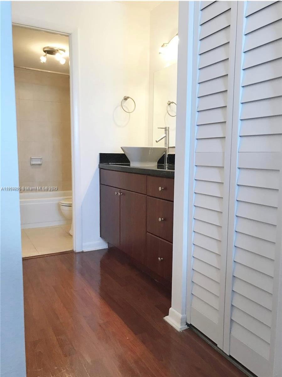 STANTON HOUSE CONDO - Residential