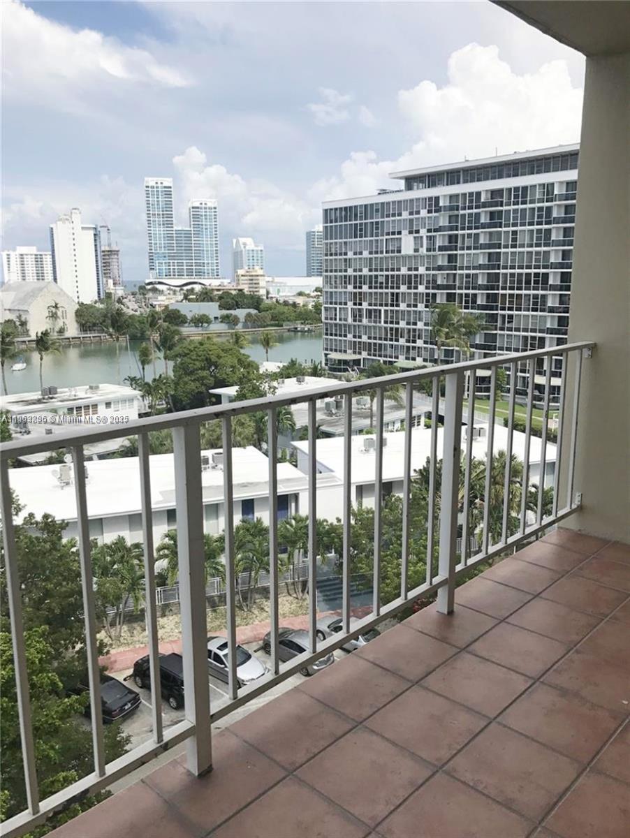 STANTON HOUSE CONDO - Residential