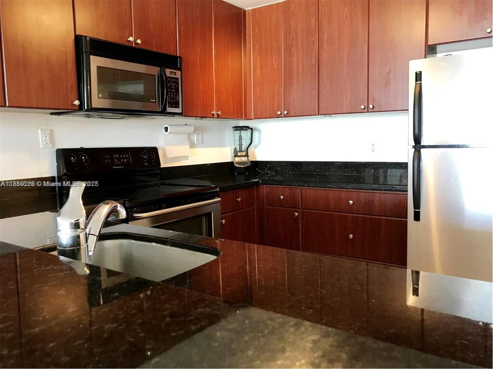 STANTON HOUSE CONDO - Residential