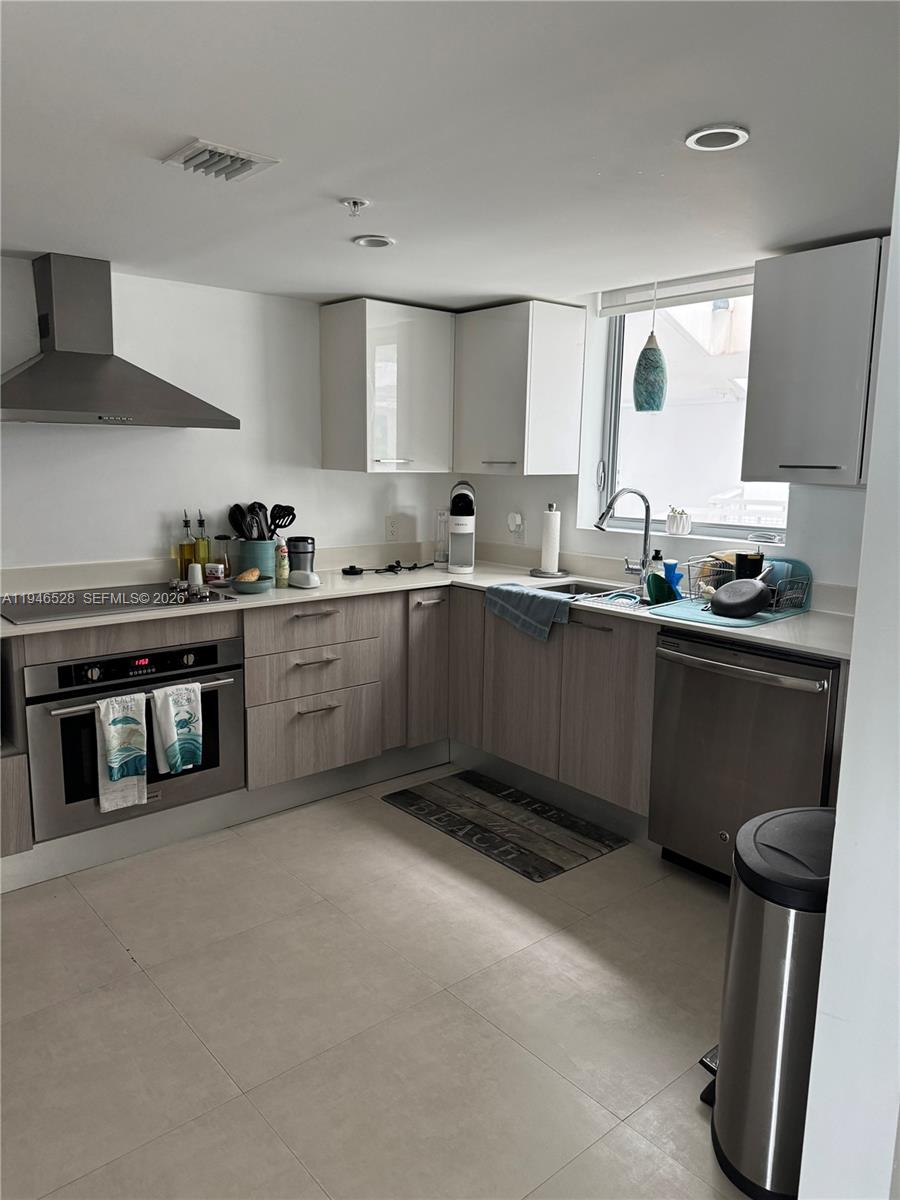 THE PALMS CONDO - Residential