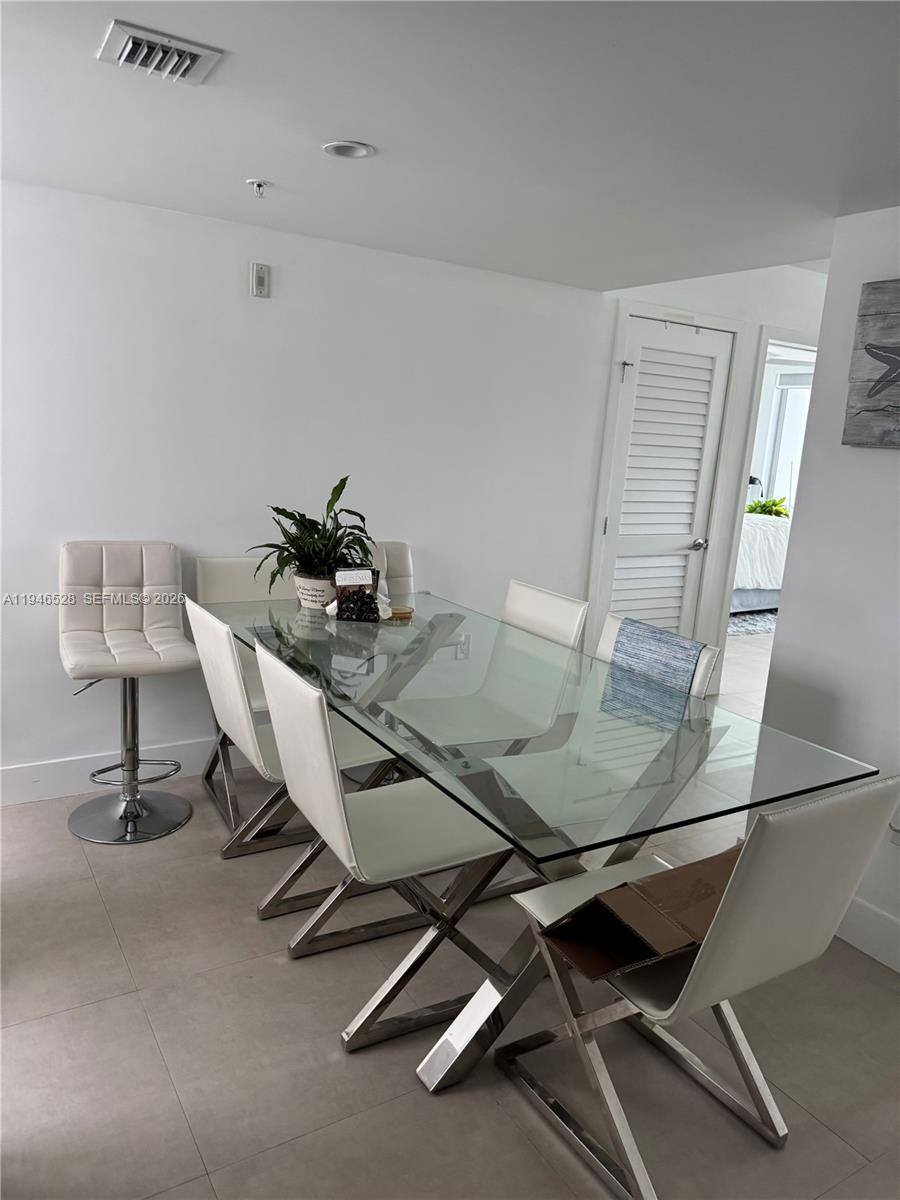 THE PALMS CONDO - Residential