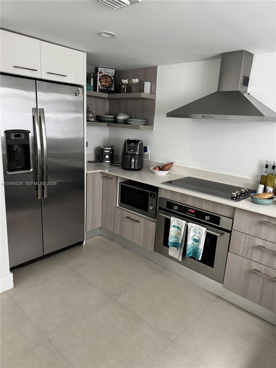 THE PALMS CONDO - Residential