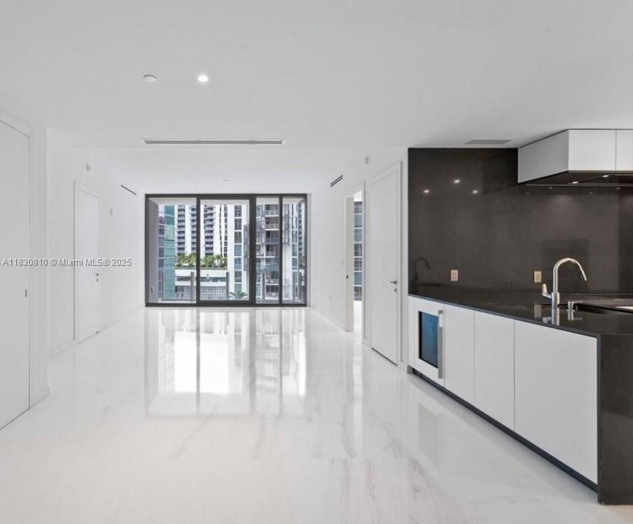 300 BISCAYNE BOULEVARD WAY 4409W