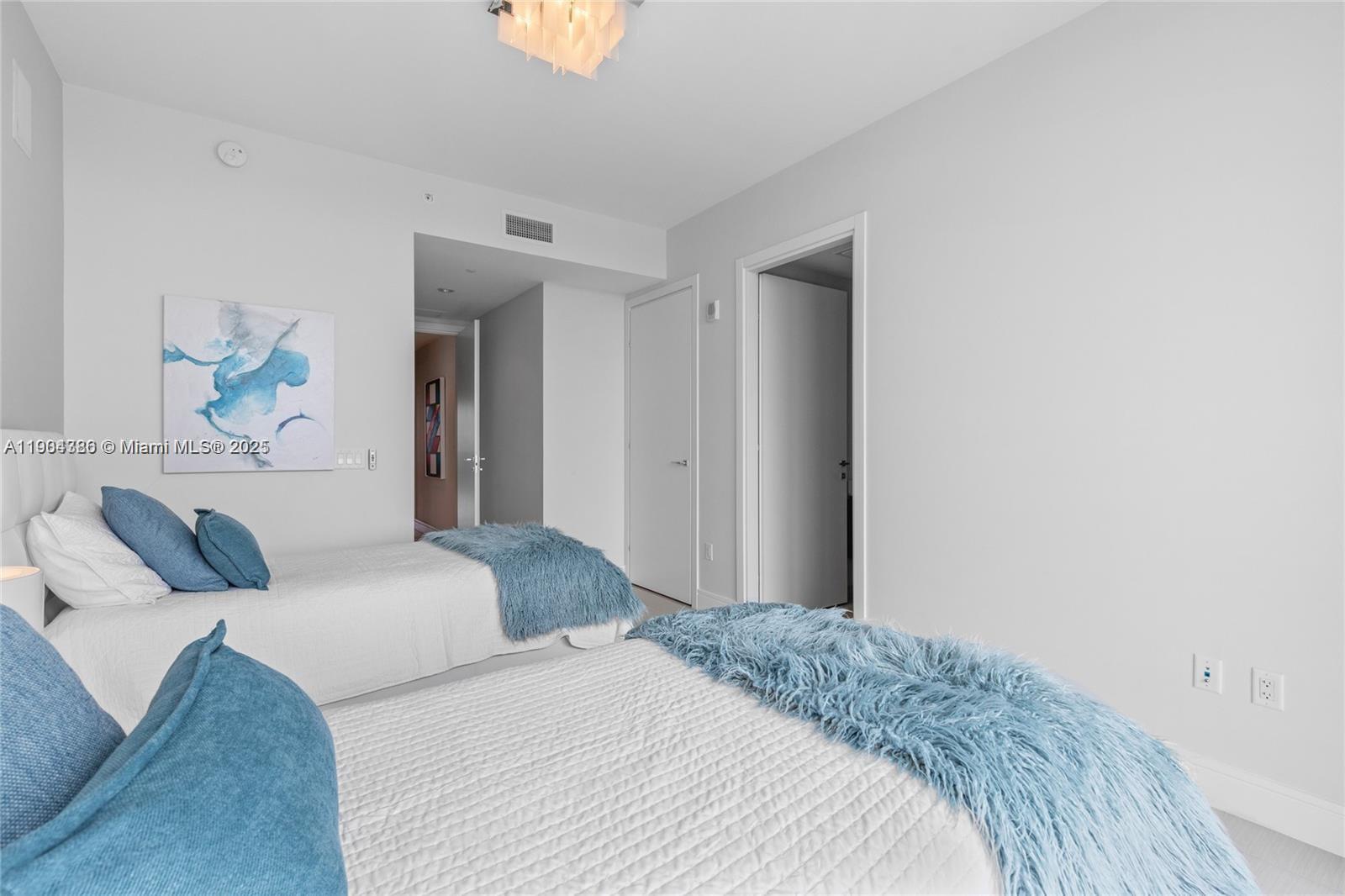 ECHO CONDO - Residential