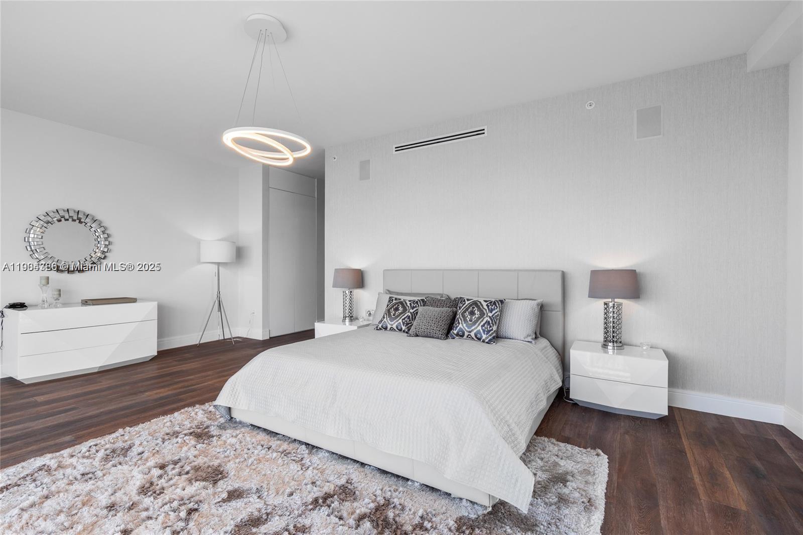 ECHO CONDO - Residential