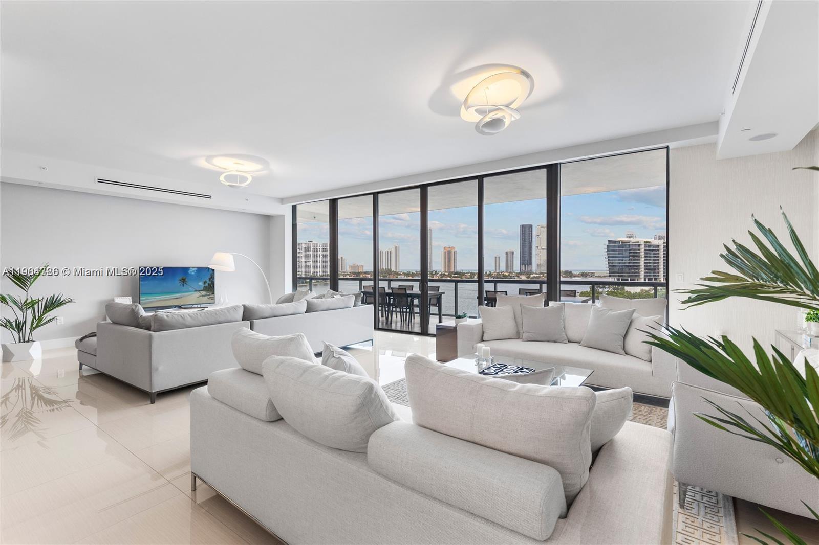 ECHO CONDO - Residential