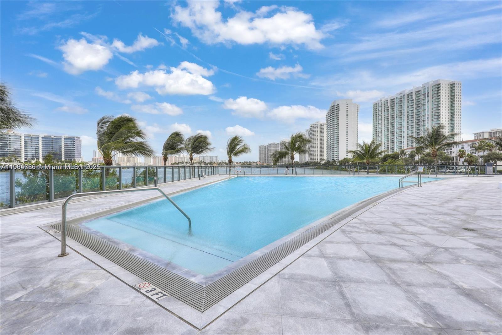 ECHO CONDO - Residential