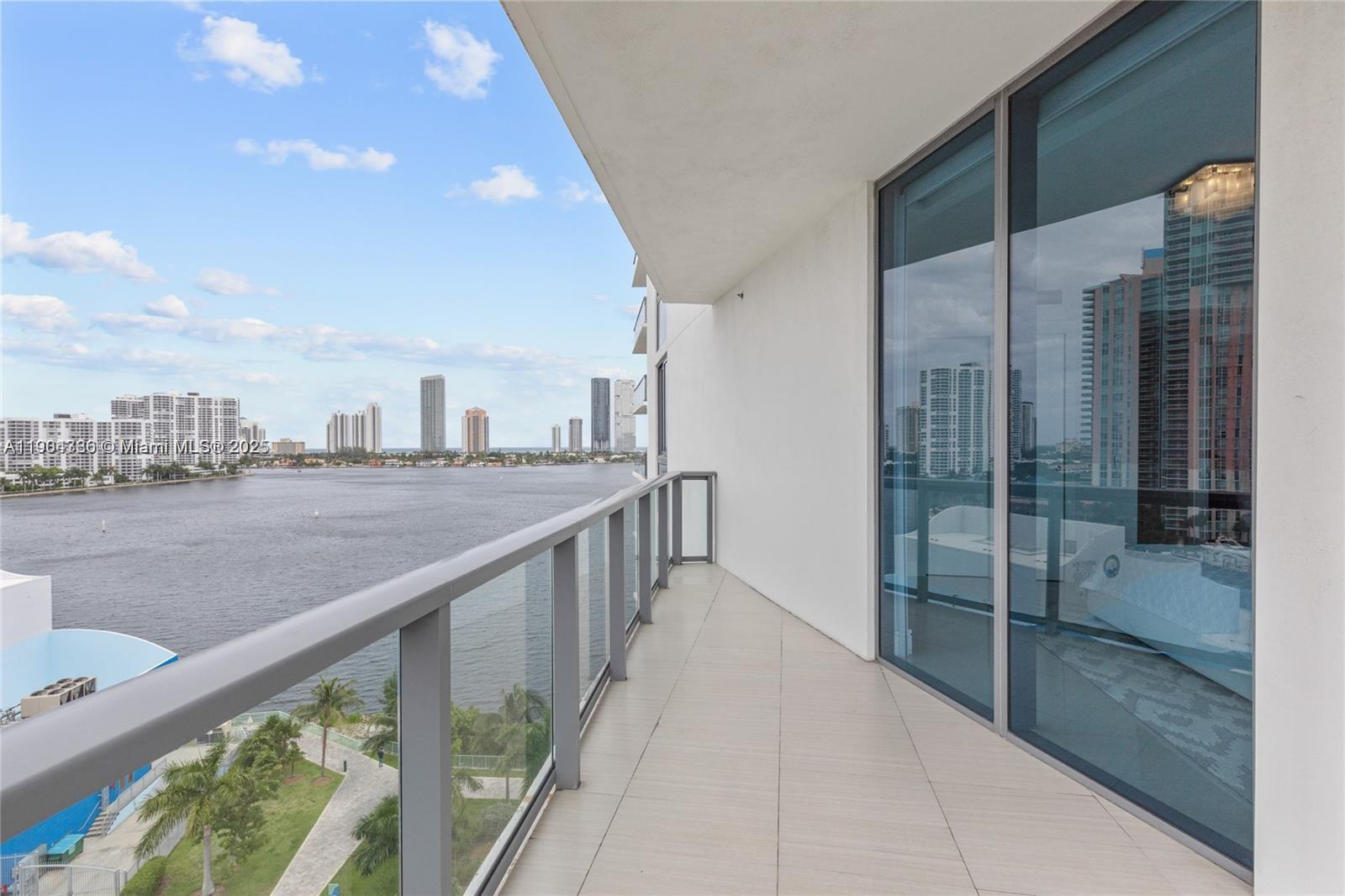 ECHO CONDO - Residential