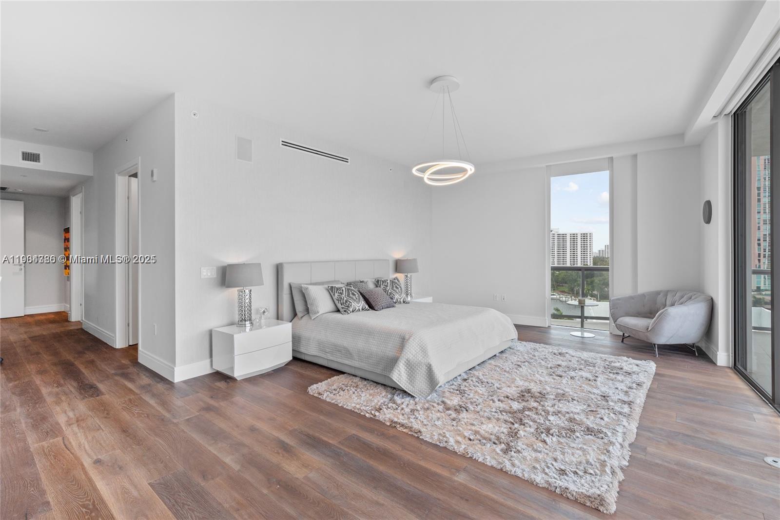 ECHO CONDO - Residential