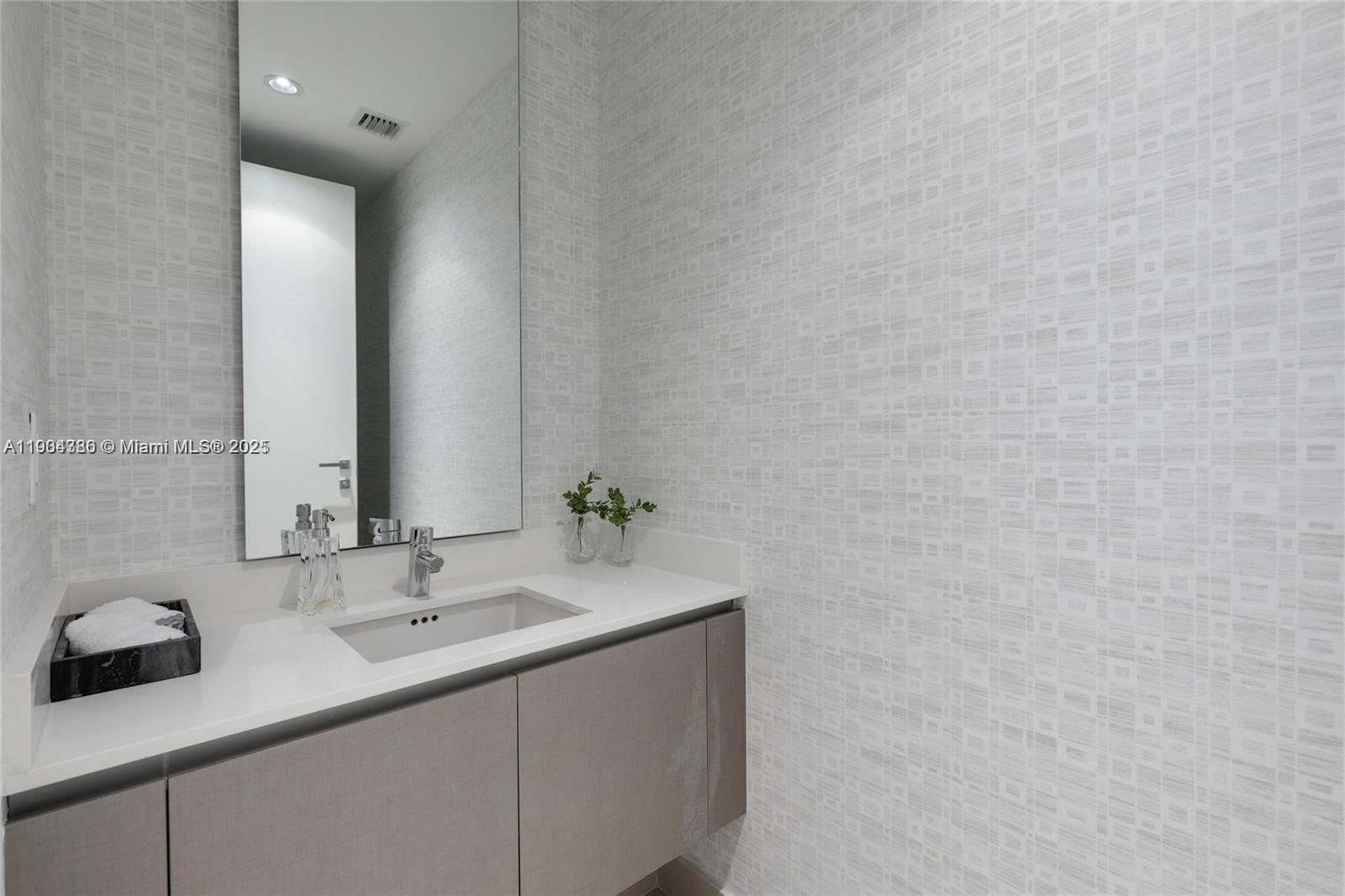 ECHO CONDO - Residential