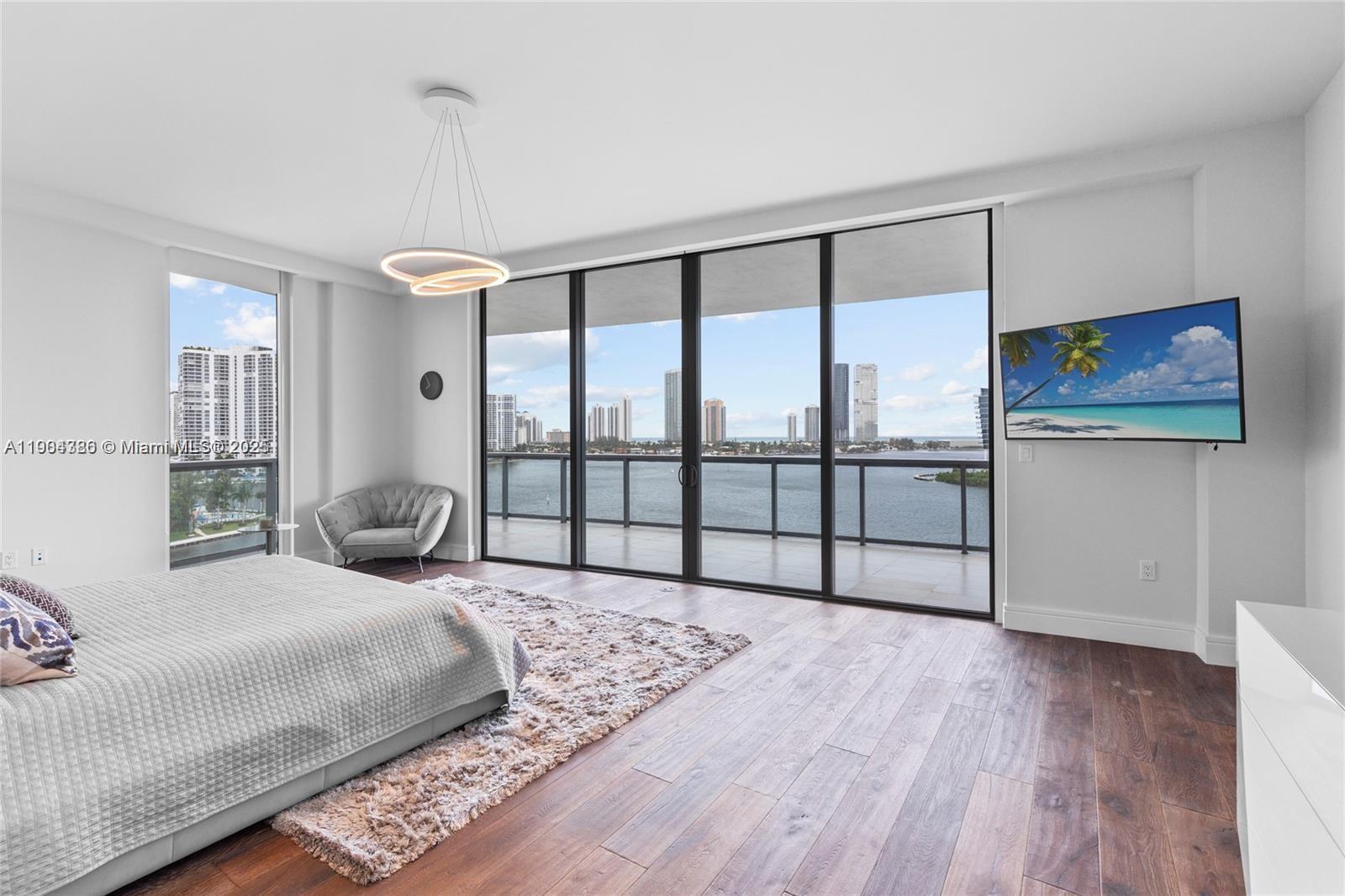 ECHO CONDO - Residential