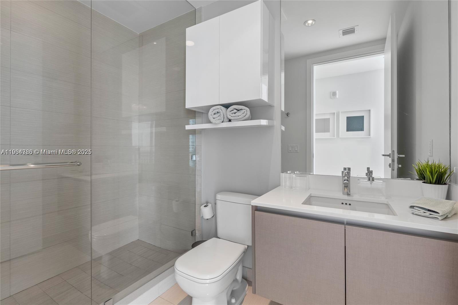 ECHO CONDO - Residential