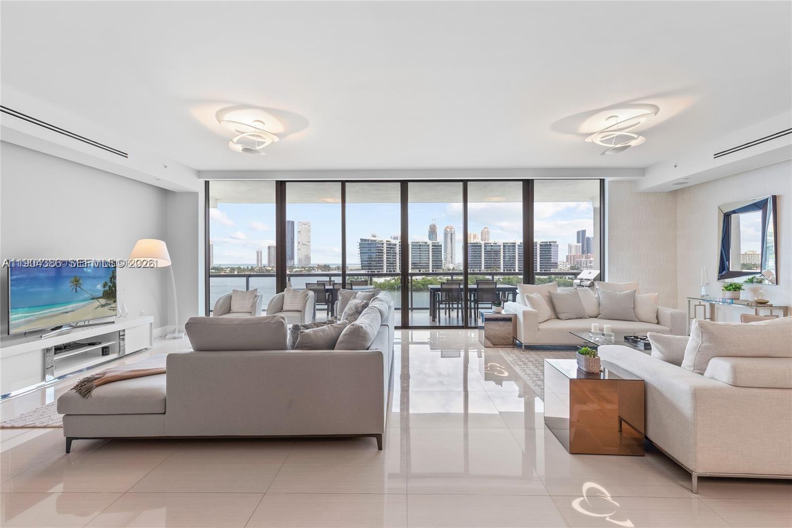 ECHO CONDO - Residential