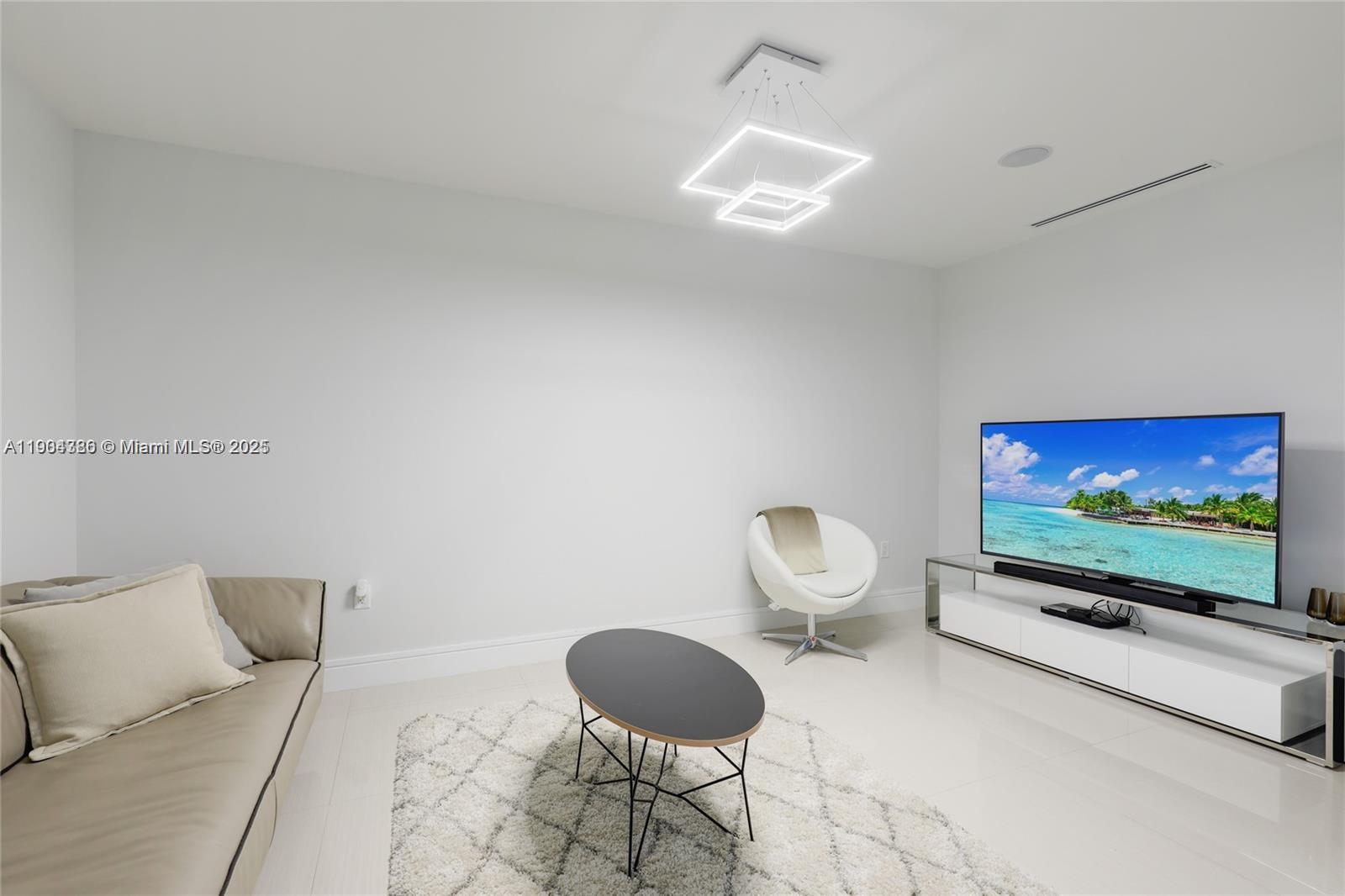 ECHO CONDO - Residential