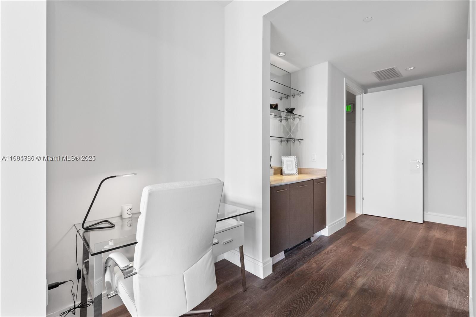 ECHO CONDO - Residential