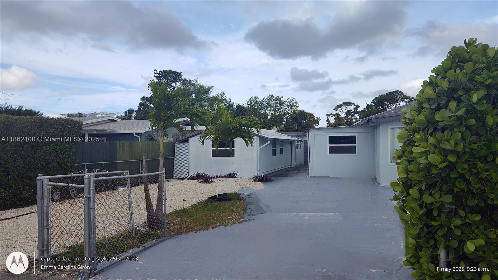 GREAT PRICE!! WITH ELECTRICITY & WATER INCLUDED. COZY FULLY REMODELED APARTMENT!! 1/1, upgraded kitchenette granite countertops, new cabinets, laminate entire apartment, impact windows, the entire apartment has recessed LED lighting, independent entrance, and 1 parking + Coin laundry room facility, OK pets with $350 pet deposit (non refundable) LOCATION LOCATION very close to Lake Worth Road & Haverhill. Walking distance to public transportation. Enjoy the benefit of being a short drive away from, Supermarket, Restaurants & shops, etc. Quick Approval, no HOA. Why wait? Our tenant approval process is super FLEXIBLE and quick.