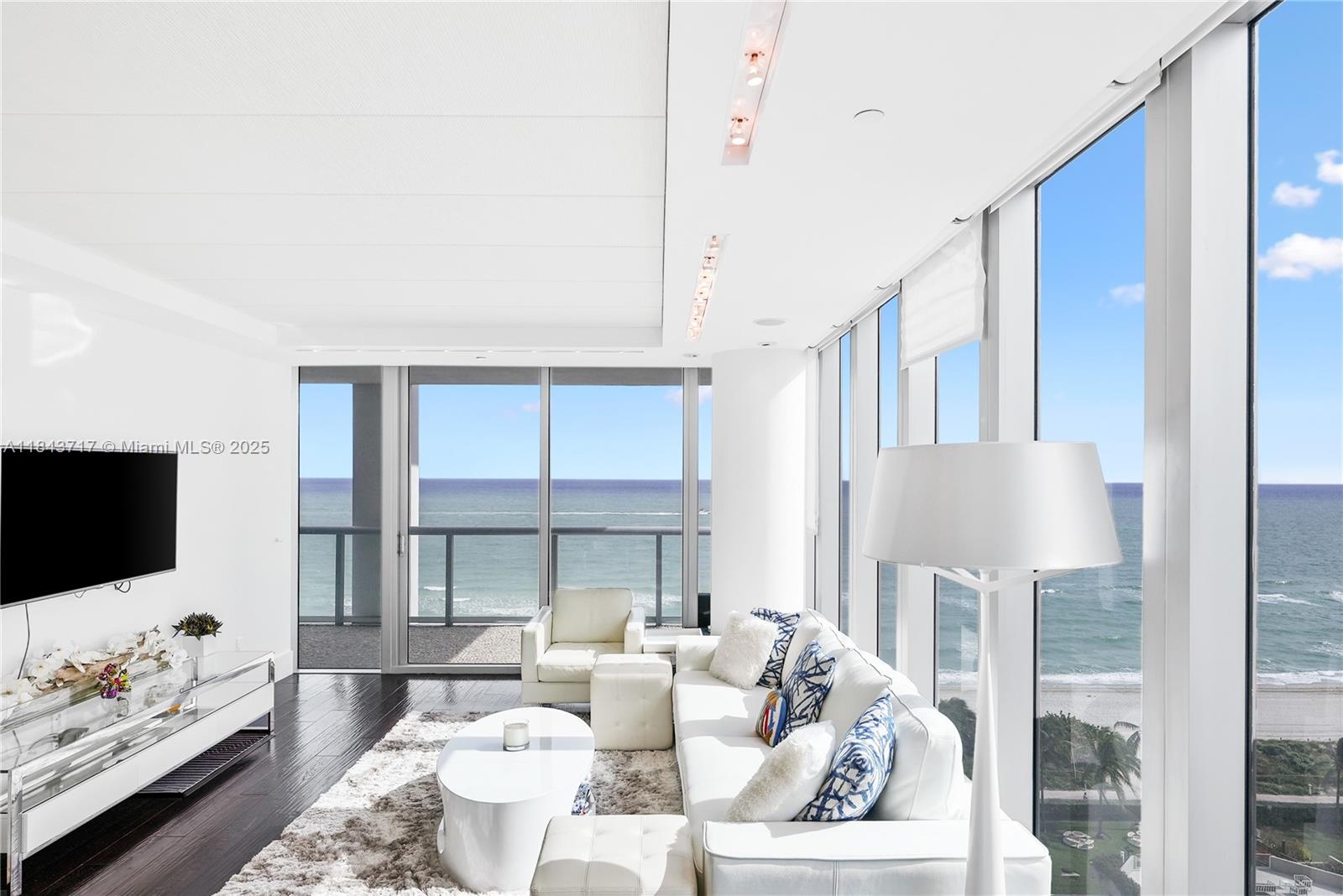 6799 Collins Ave 1005, Miami Beach, FL, 33141/$1,775,000 1 6799 Collins Ave 1005