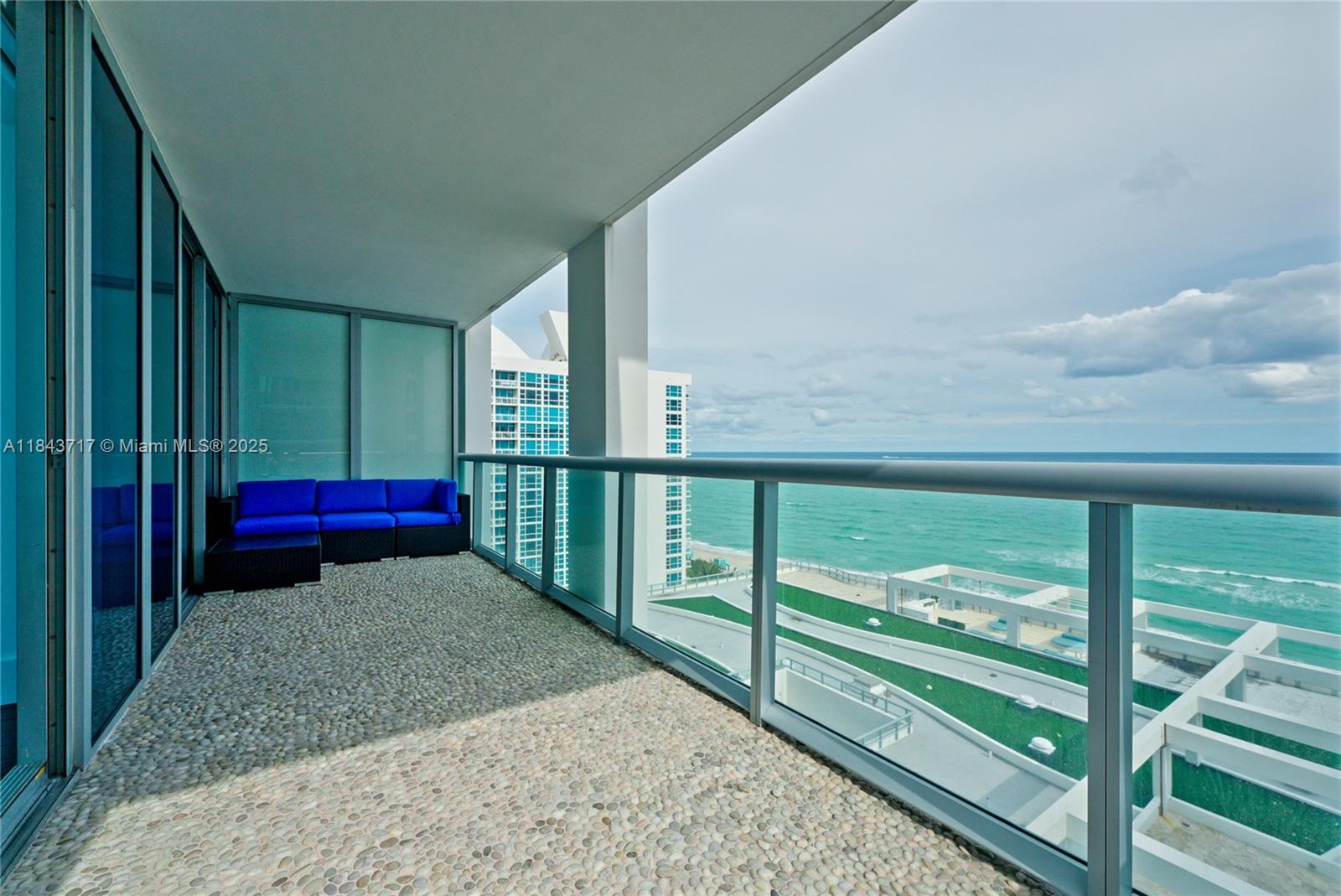 6799 Collins Ave 1005, Miami Beach, FL, 33141/$1,775,000 4 6799 Collins Ave 1005