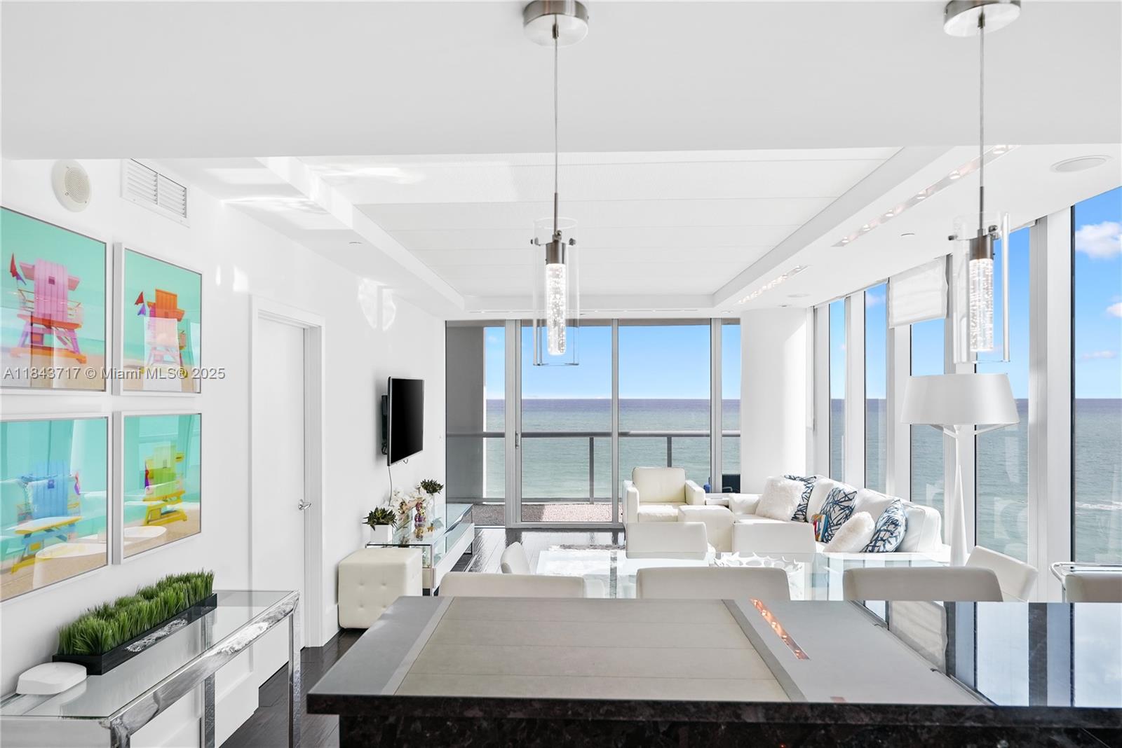 6799 Collins Ave 1005, Miami Beach, FL, 33141/$1,775,000 3 6799 Collins Ave 1005