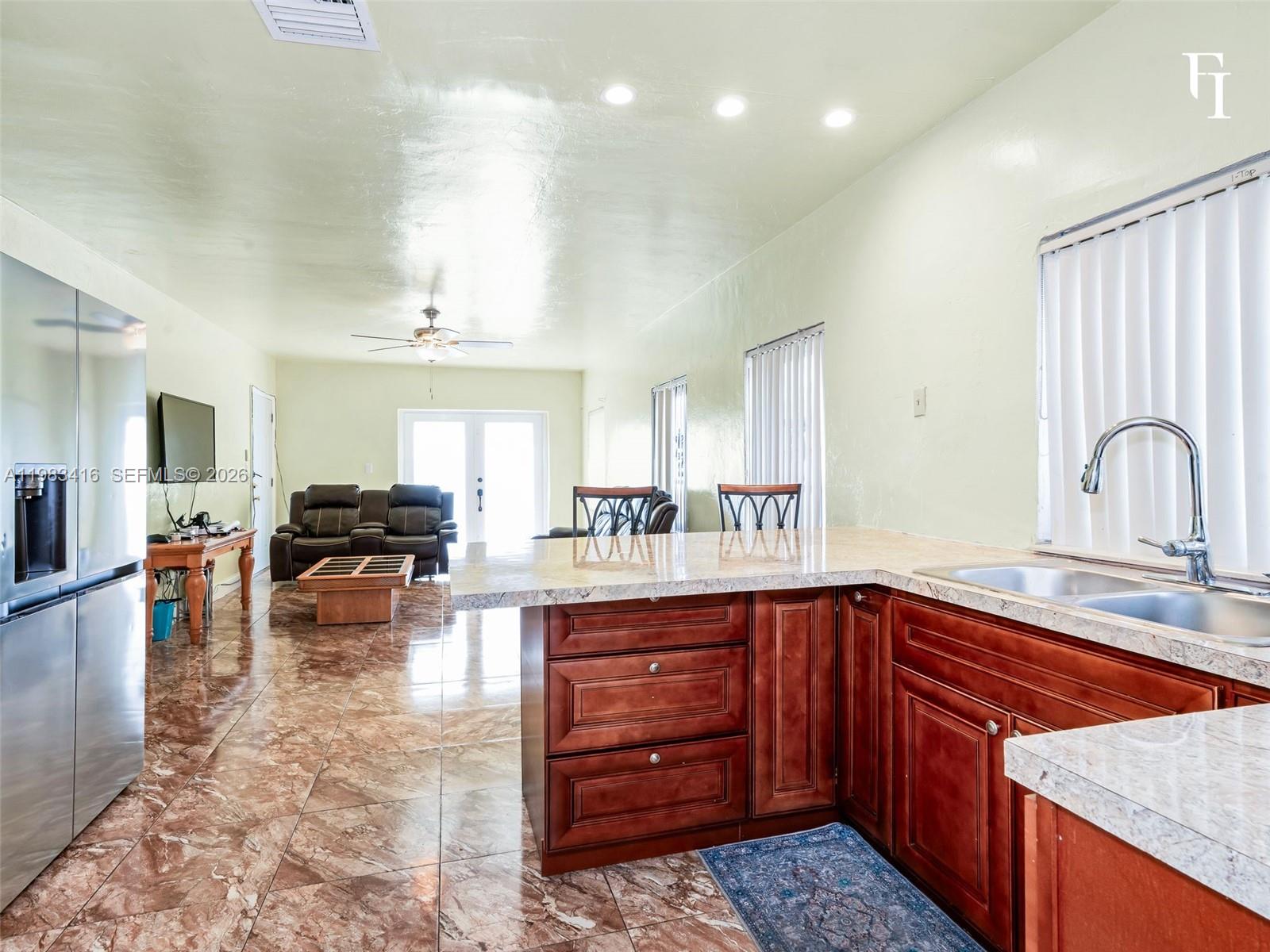 CRESTWOOD - Residential