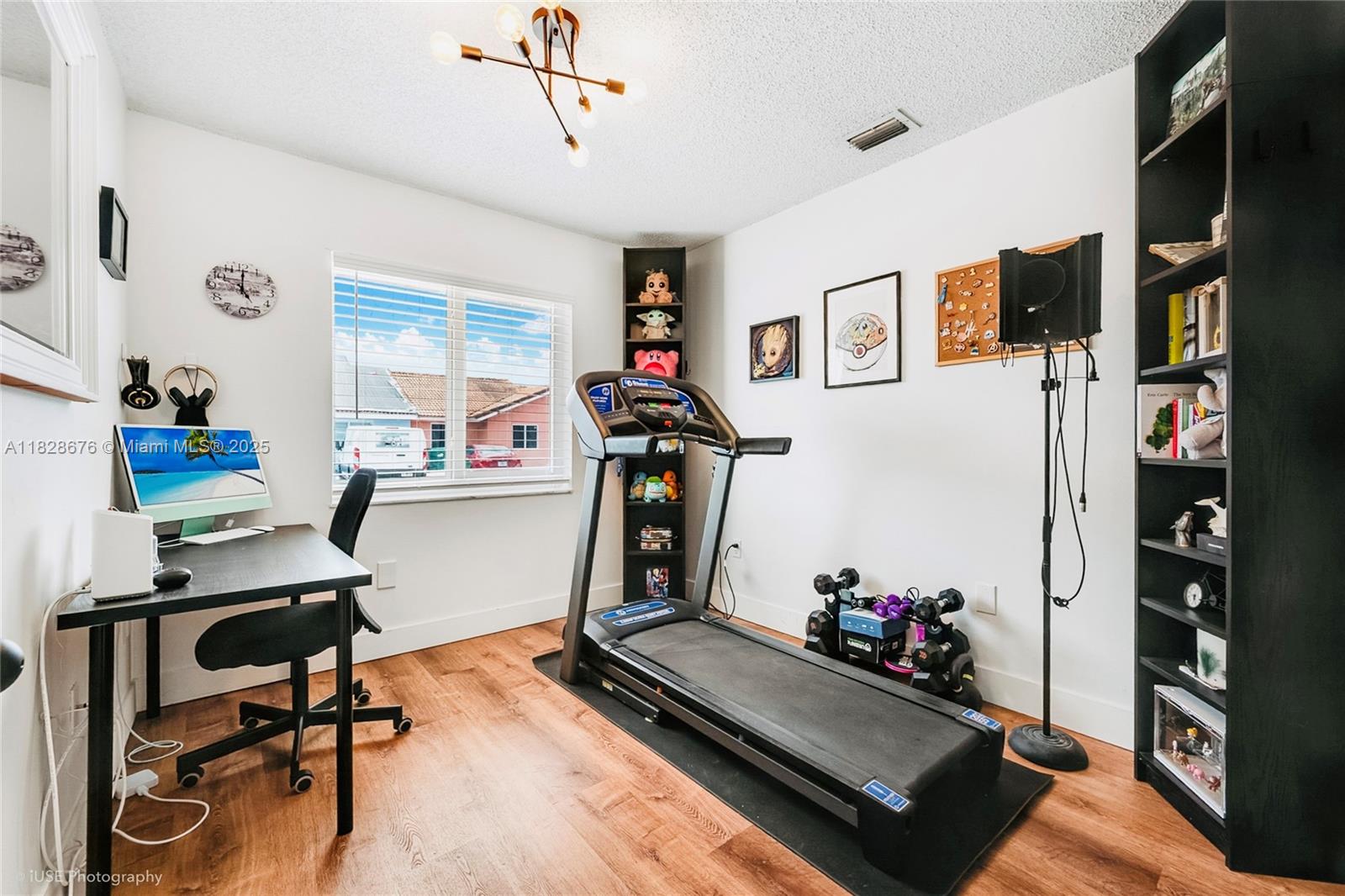 BIRD LAKES TOWNHOUSE SEC - Residential