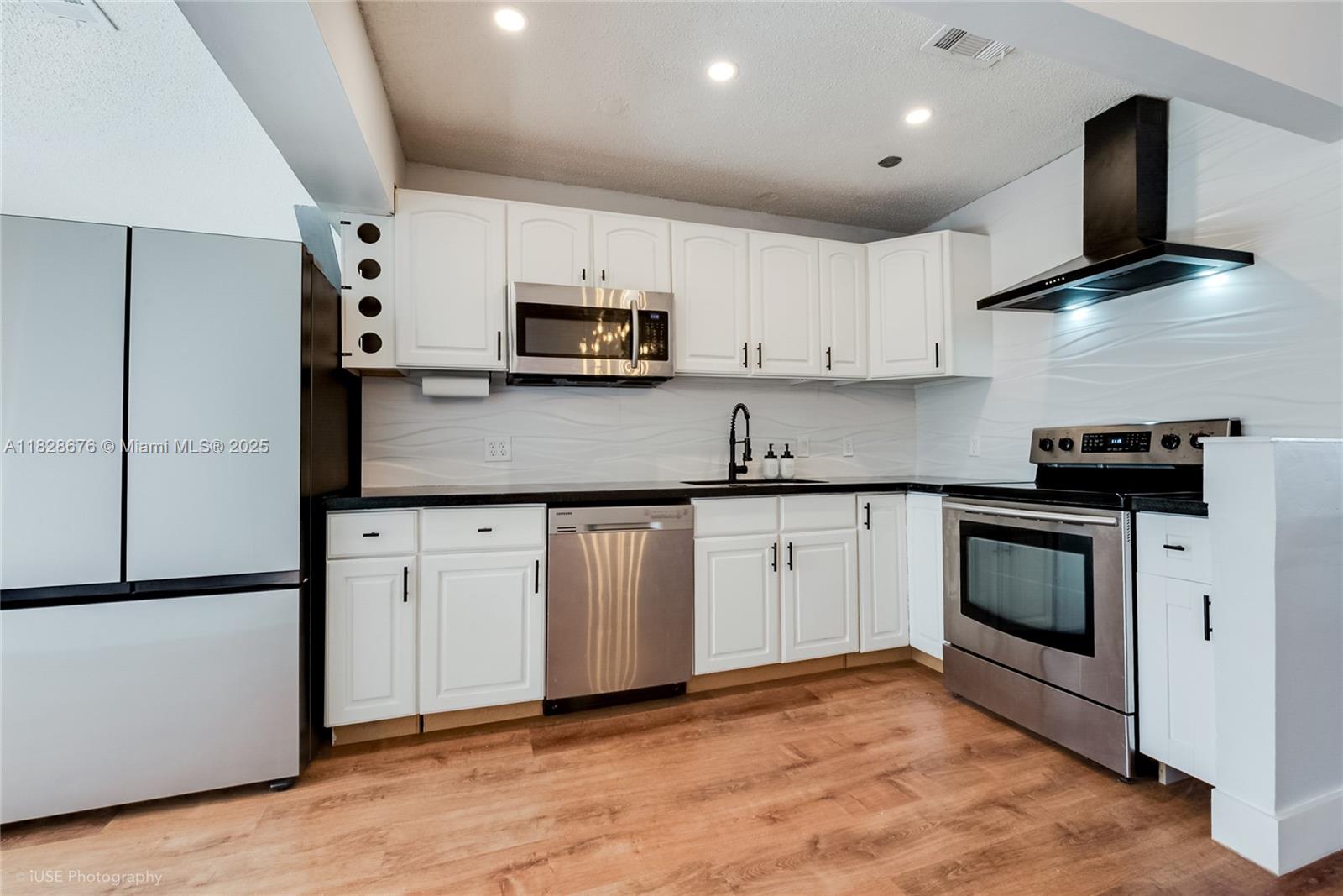 BIRD LAKES TOWNHOUSE SEC - Residential