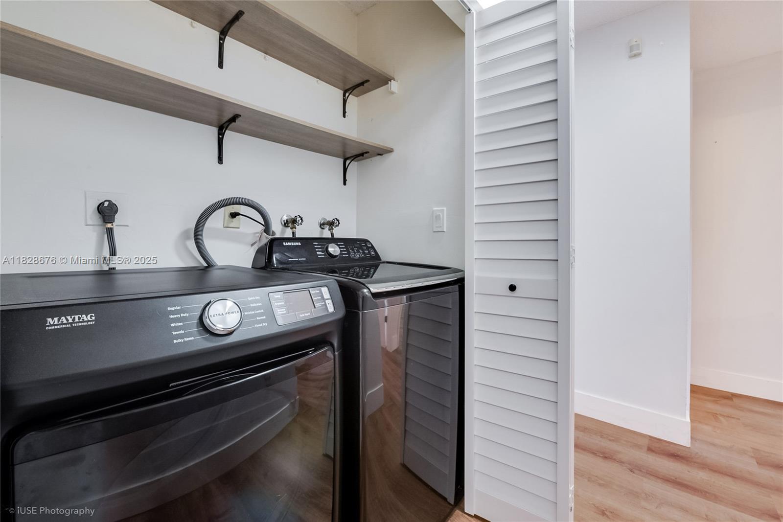 BIRD LAKES TOWNHOUSE SEC - Residential