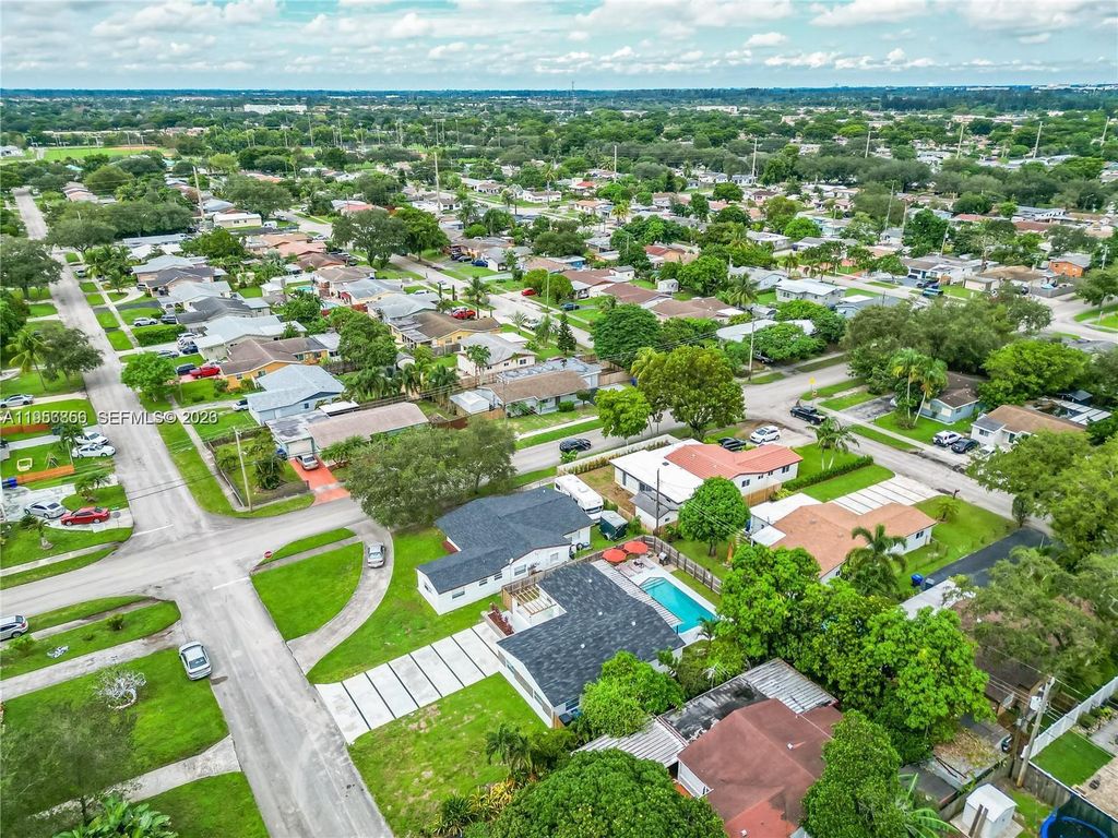 Photo of 6661 Freedom St, Hollywood, FL 33024 (MLS # A11956856)