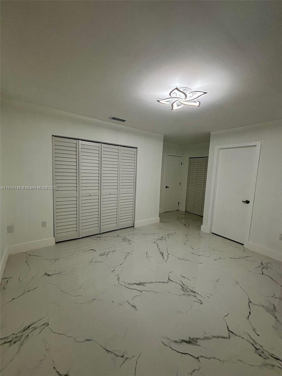 FERRO CONDO B - Residential Lease